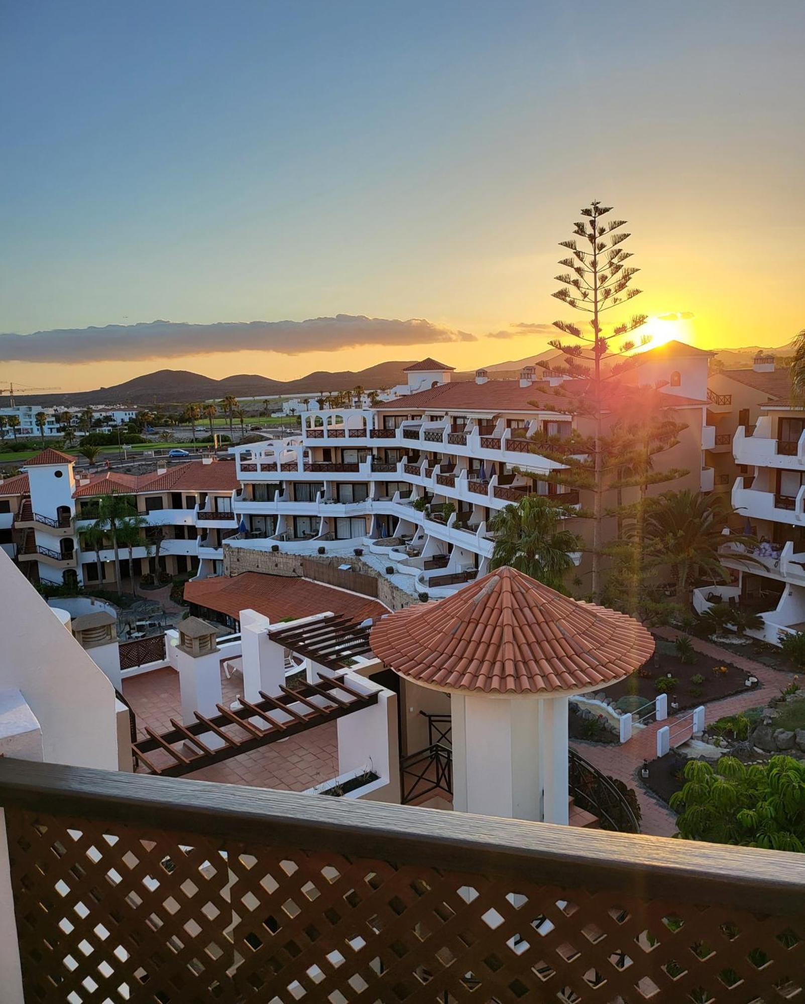 Moderno Y Luminoso Atico Con Vistas Y Piscina Appartement San Miguel de Abona Buitenkant foto