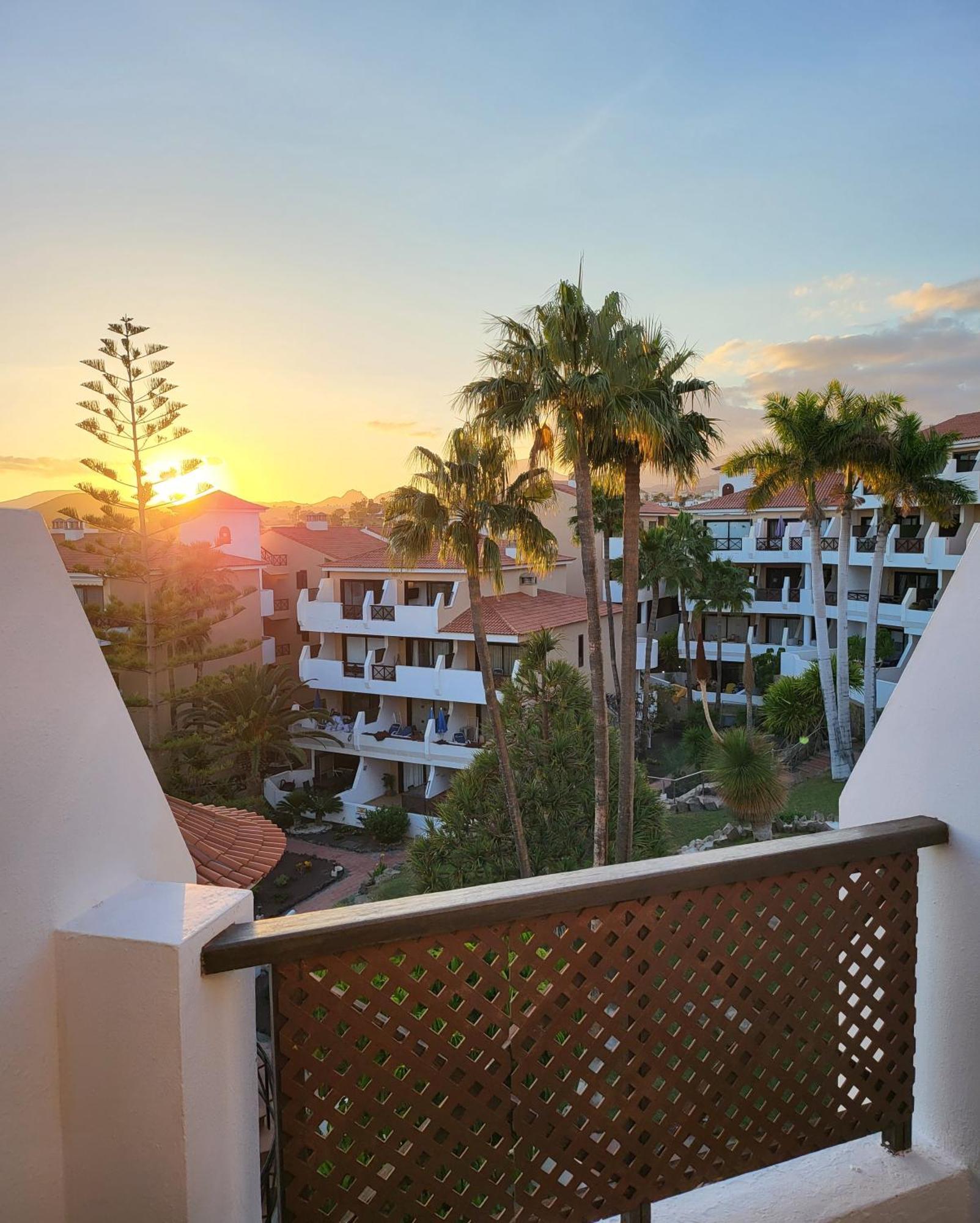 Moderno Y Luminoso Atico Con Vistas Y Piscina Appartement San Miguel de Abona Buitenkant foto