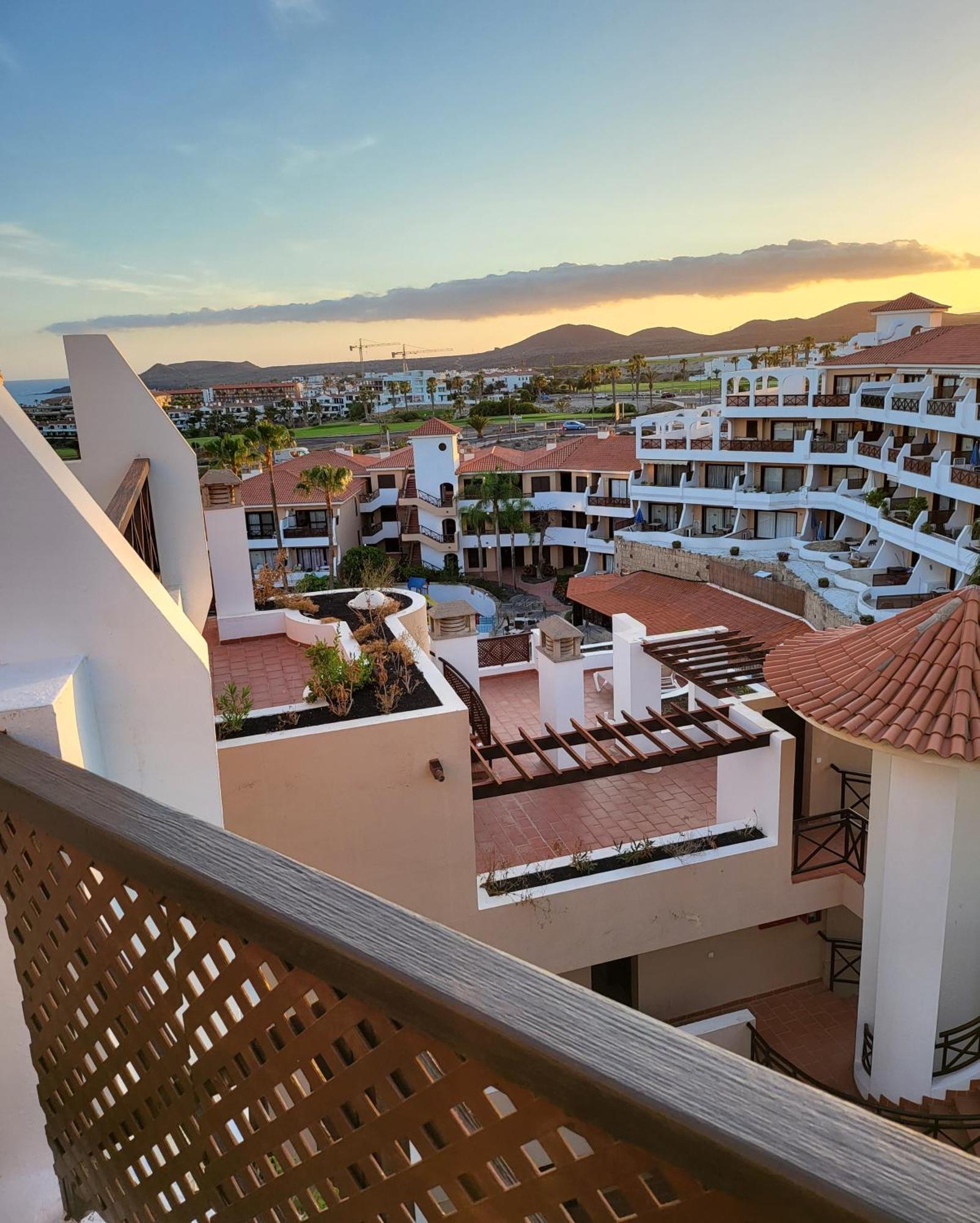 Moderno Y Luminoso Atico Con Vistas Y Piscina Appartement San Miguel de Abona Buitenkant foto